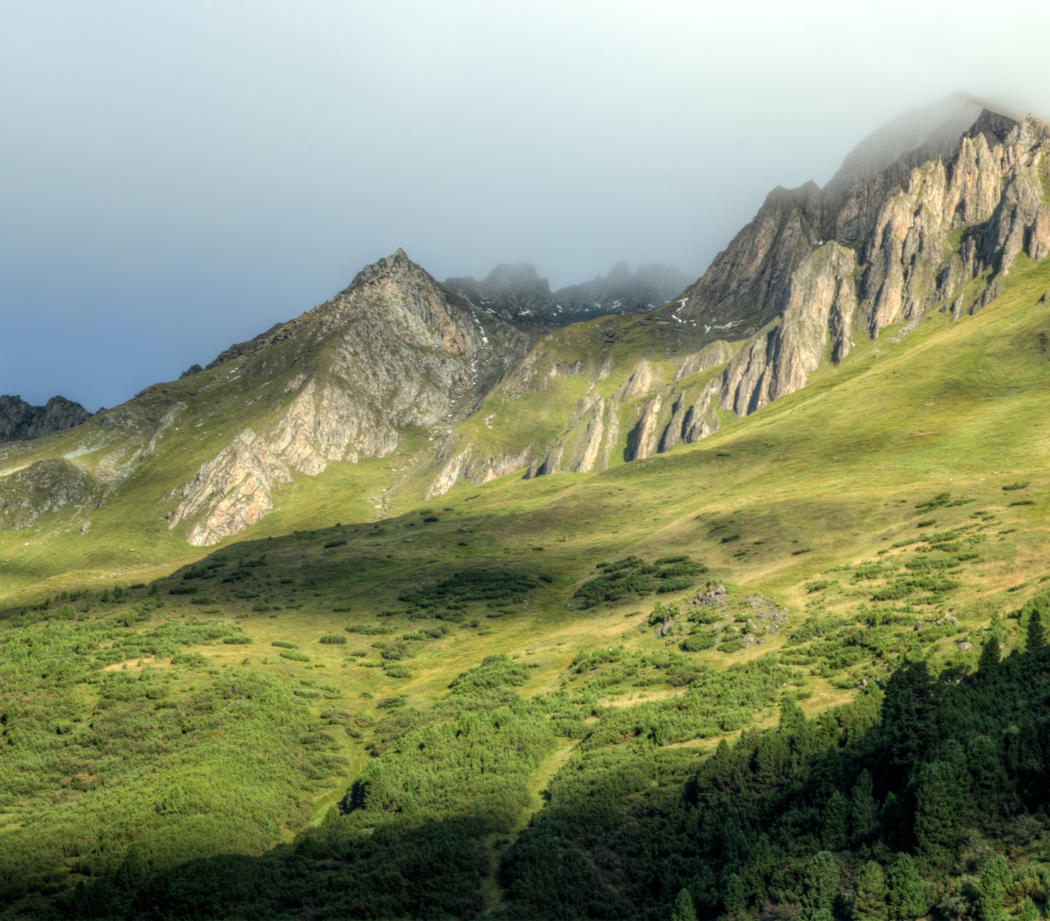 Imagen de un paisaje de montaña.